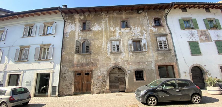 PORZIONE DI CASA IN CENTRO STORICO