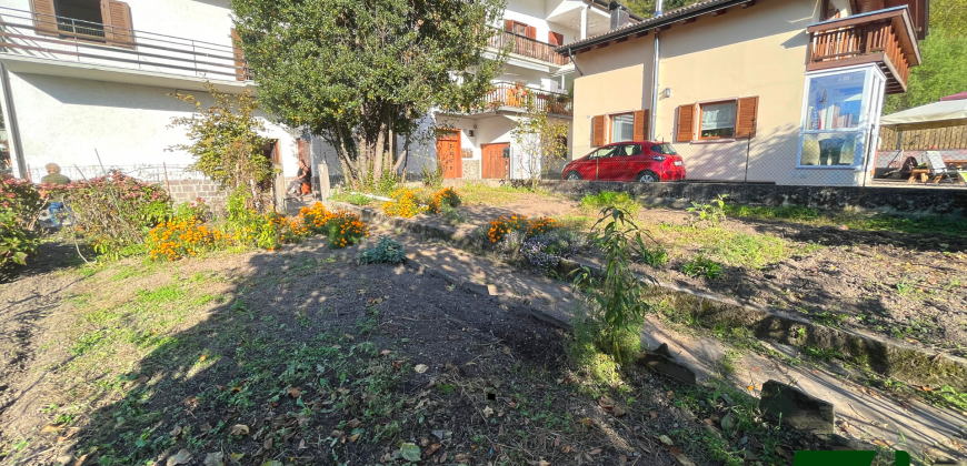 TRE STANZE CON GIARDINO PARZIALMENTE RISTRUTTURATO